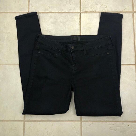 Vince Riley Legging jeans in Overdyed Black - Picture 12 of 12